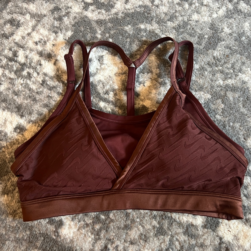 Nike Sports Bra in Burgundy